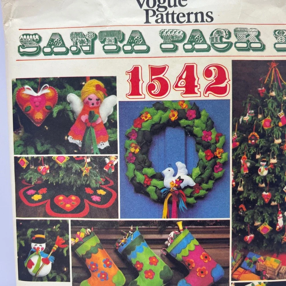 Vogue Santa Pack IV Sewing Pattern 1542 Vtg 70s Felt Ornament Stocking Wreath